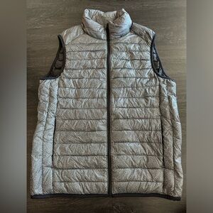 [SOLD] Uniqlo Herringbone Puffer Vest
